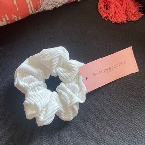 My Accessories White Scrunchy